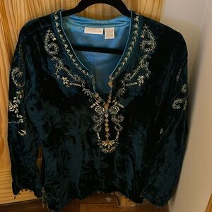 Beautiful soft velvety green dressy women’s top.